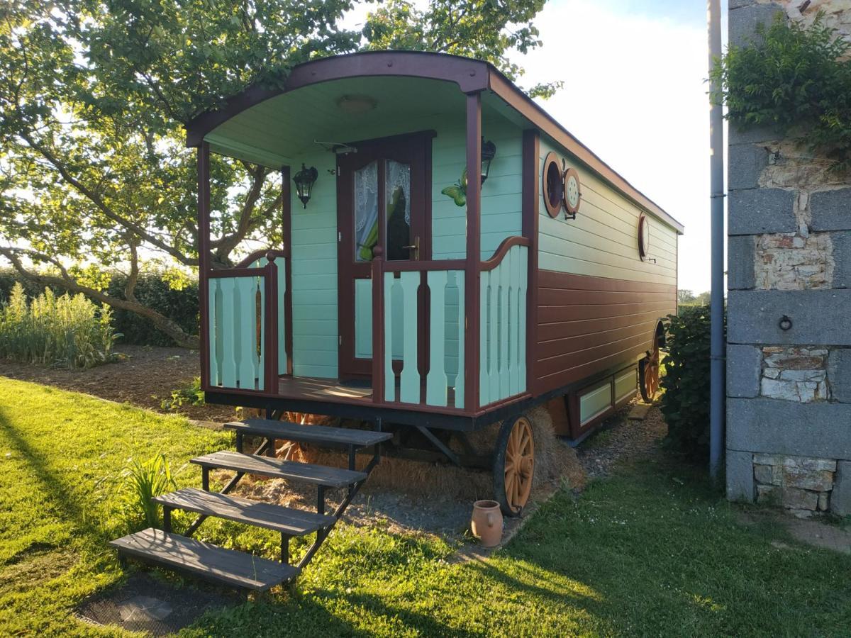 Maison D'Hotes La Roulotte Des 4 Saisons Sazeray Buitenkant foto